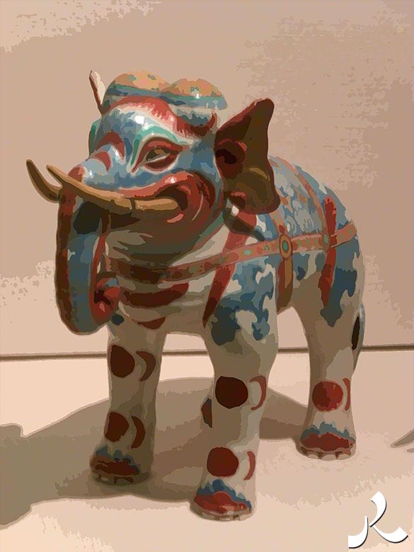 un éléphant émaillé de couleurs